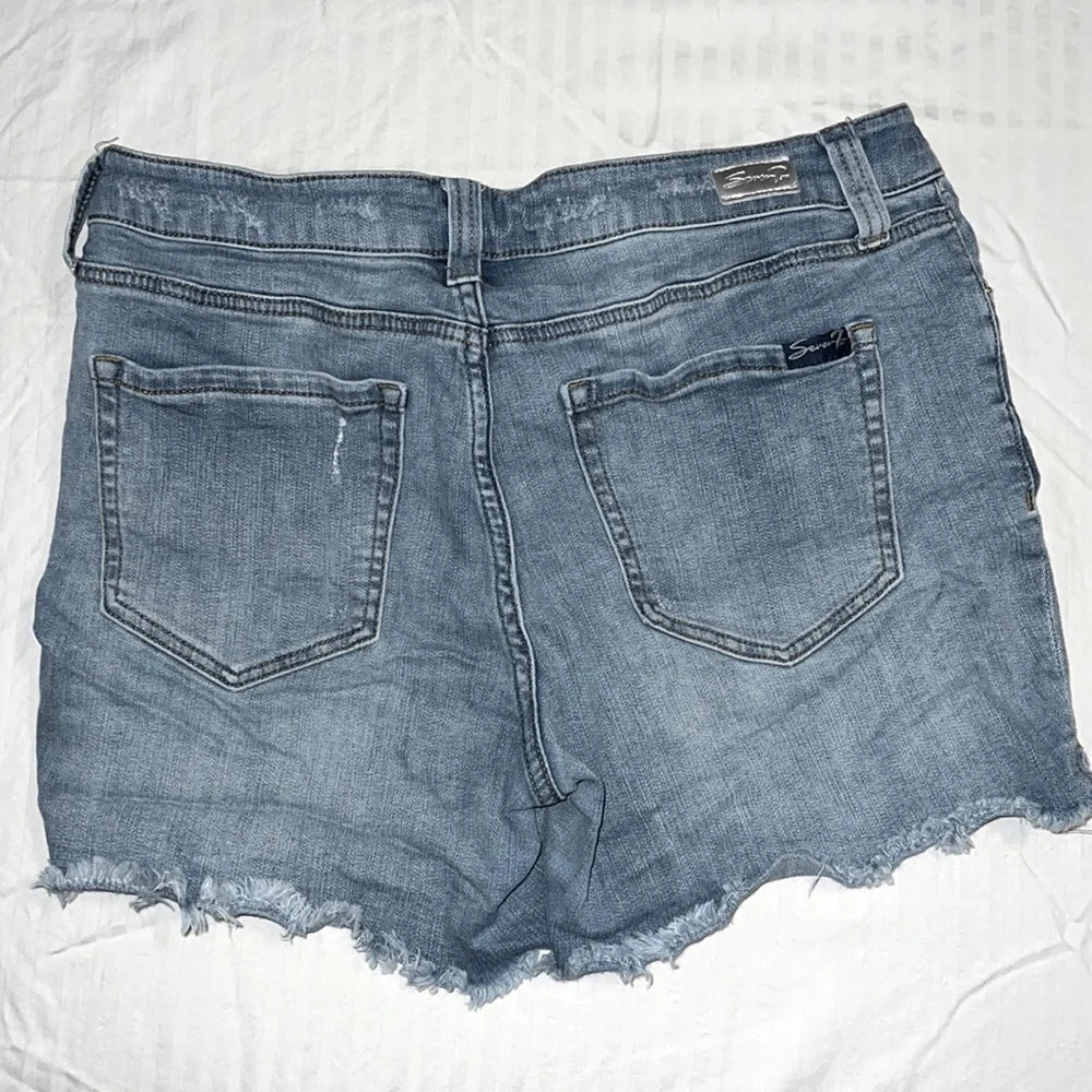 Size 8 Seven Weekend Short - Picture 2 of 5
